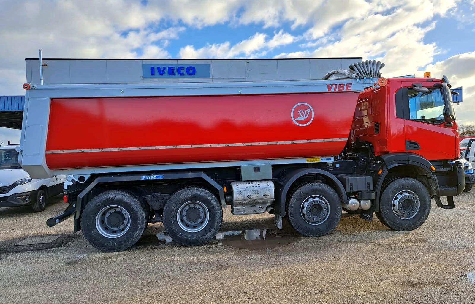 Autocarro ribaltabile Iveco Bitum Service